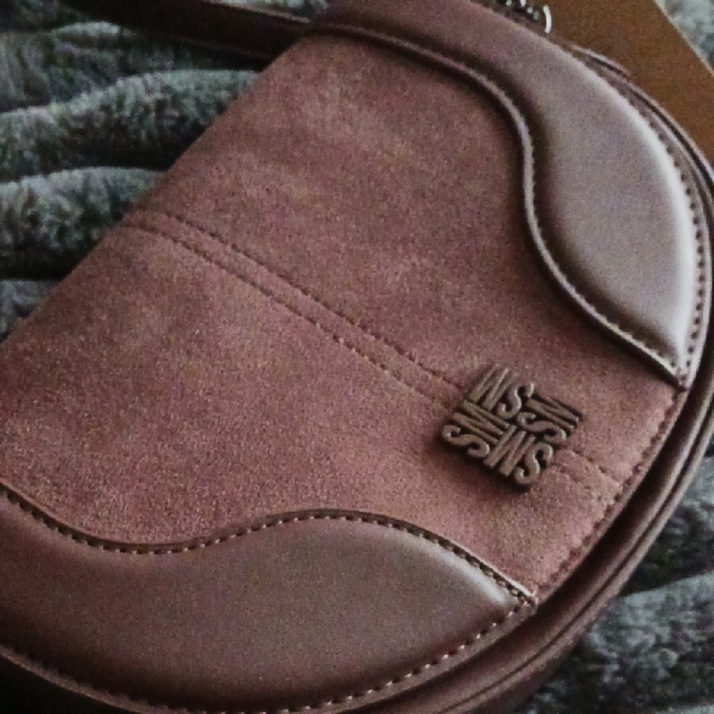 Steve Madden Brown Crossbody Saddle Bag - Picture 7 of 8